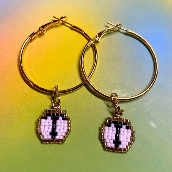 BEADED INITIAL HOOP EARRINGS- "T" - Picture 2 of 3